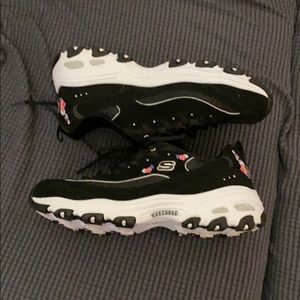 Sketchers D-Lites Air Cooled Memory Foam Sneakers